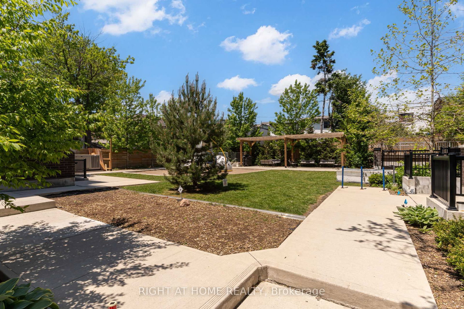 66 Long Branch Avenue • #4 • Toronto, ON photo 50