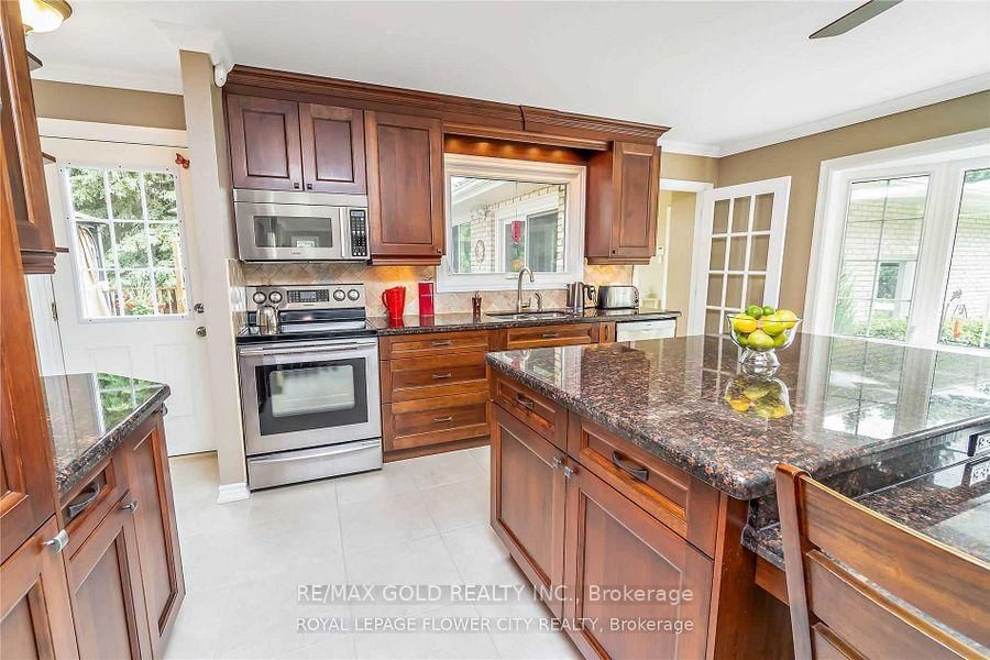 12471 Fifth Side Road • Halton Hills, ON photo 4