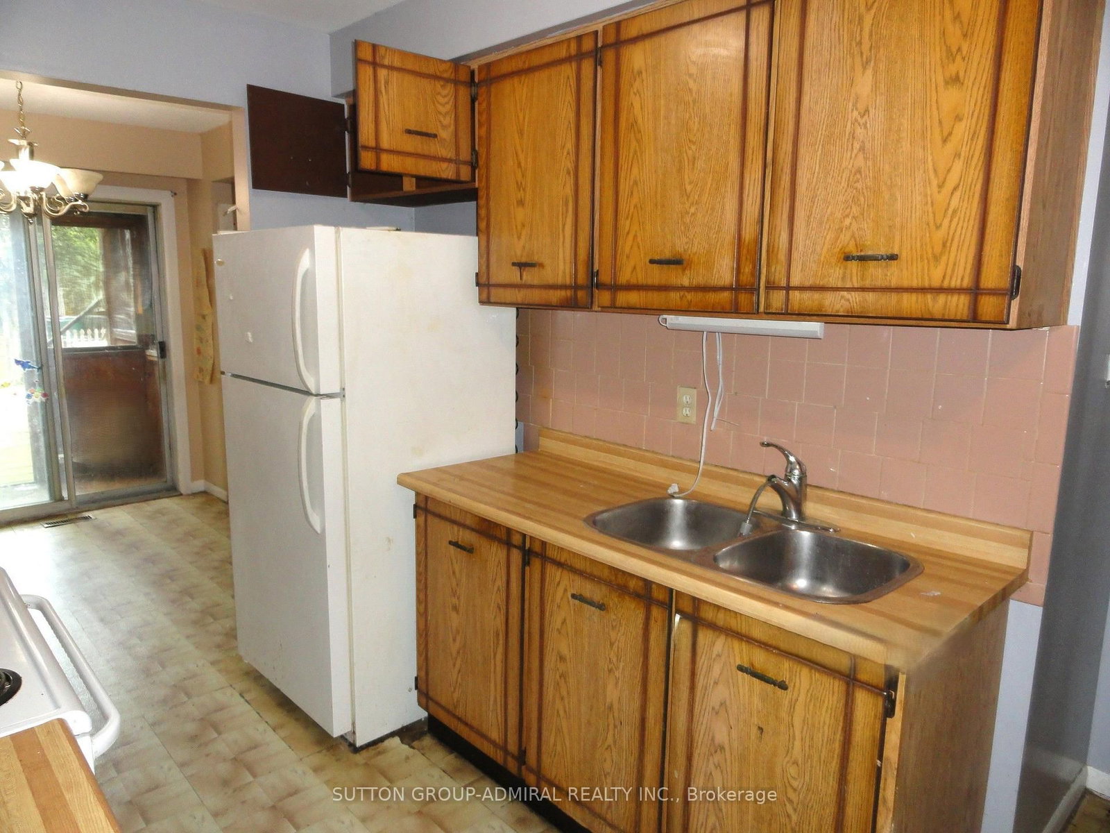 228 Royal Salisbury Way • Brampton, ON photo 2