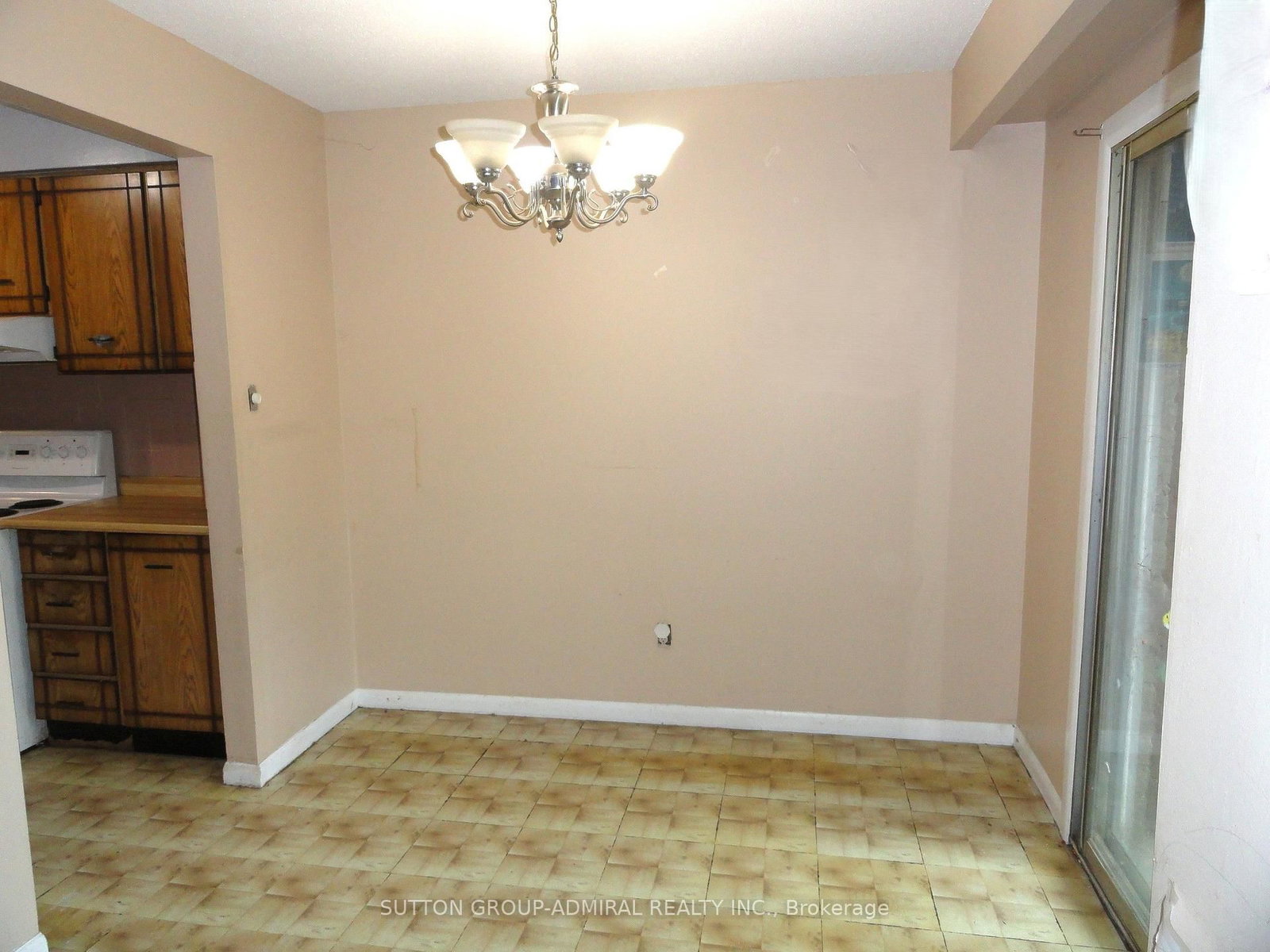 228 Royal Salisbury Way • Brampton, ON photo 4