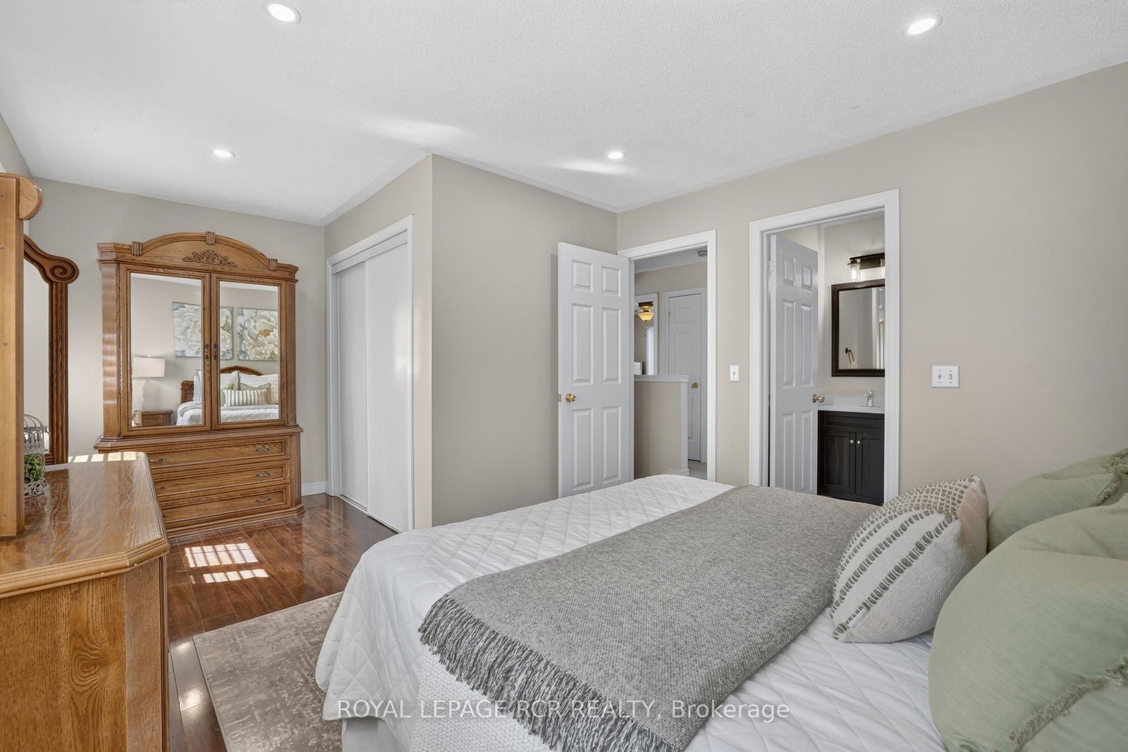 94 Atwood Avenue • Halton Hills, ON photo 13