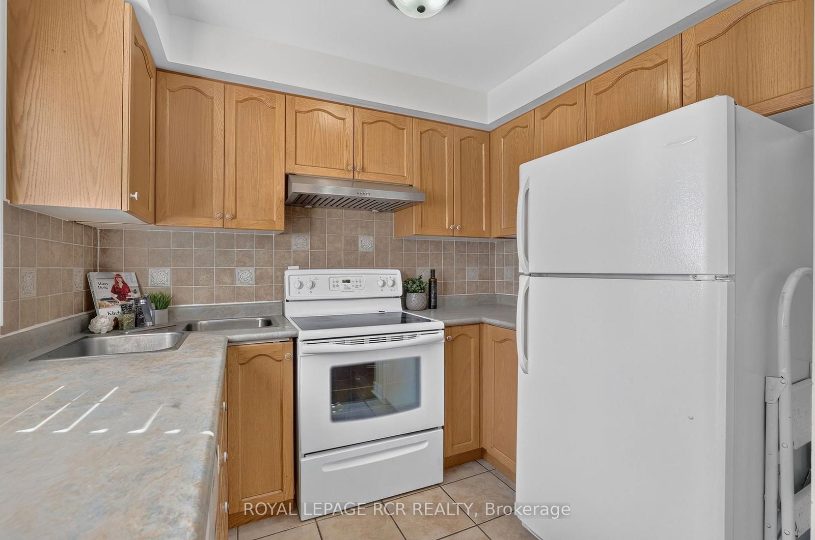 94 Atwood Avenue • Halton Hills, ON photo 7