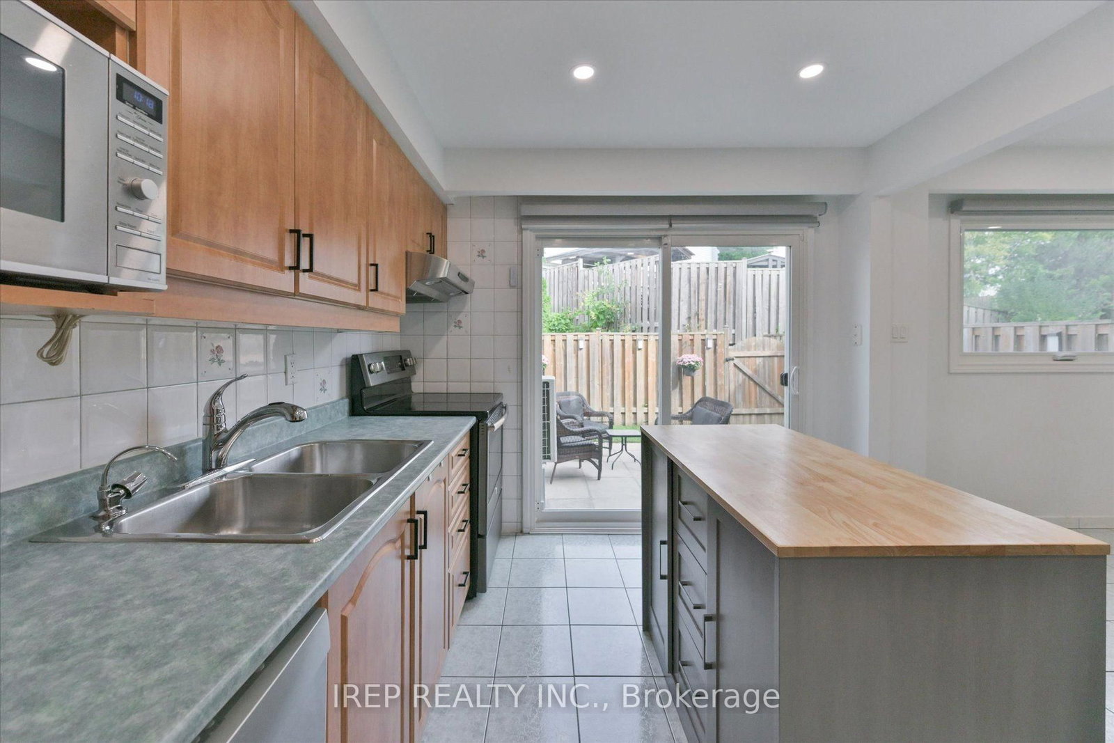 1055 Shawnmarr Road • #43 • Mississauga, ON photo 12