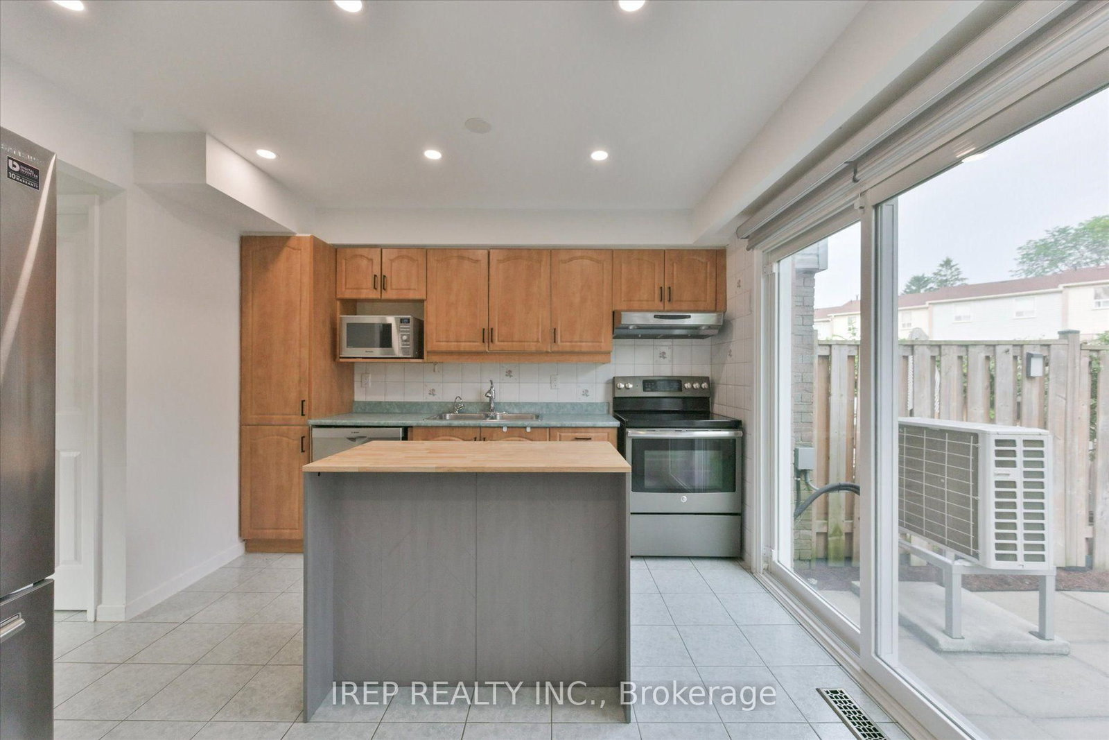 1055 Shawnmarr Road • #43 • Mississauga, ON photo 14