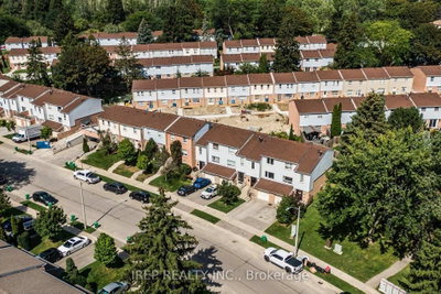 1055 Shawnmarr Road • #43 • Mississauga, ON photo 2