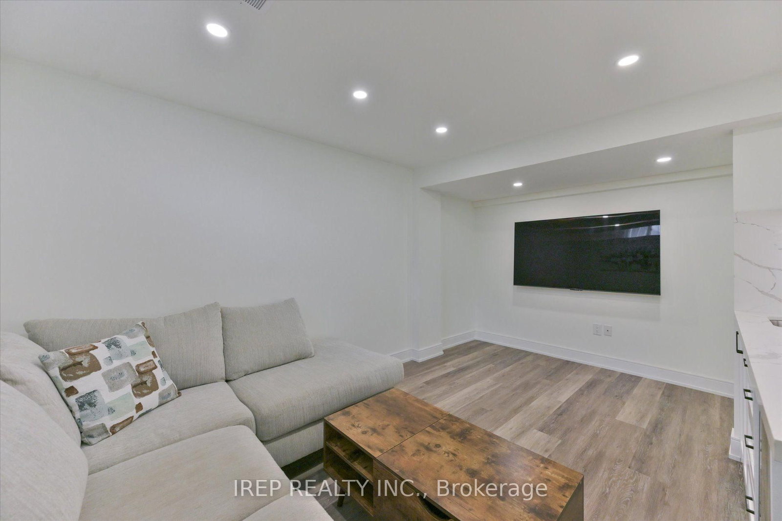 1055 Shawnmarr Road • #43 • Mississauga, ON photo 36