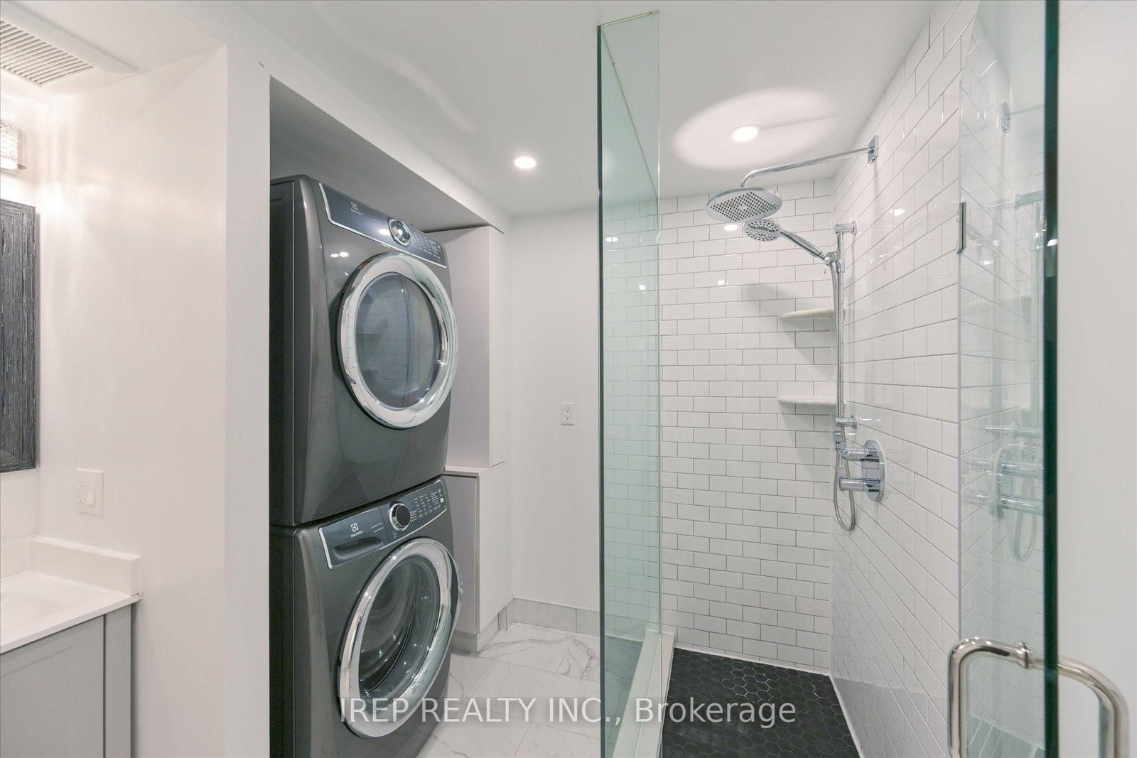 1055 Shawnmarr Road • #43 • Mississauga, ON photo 39