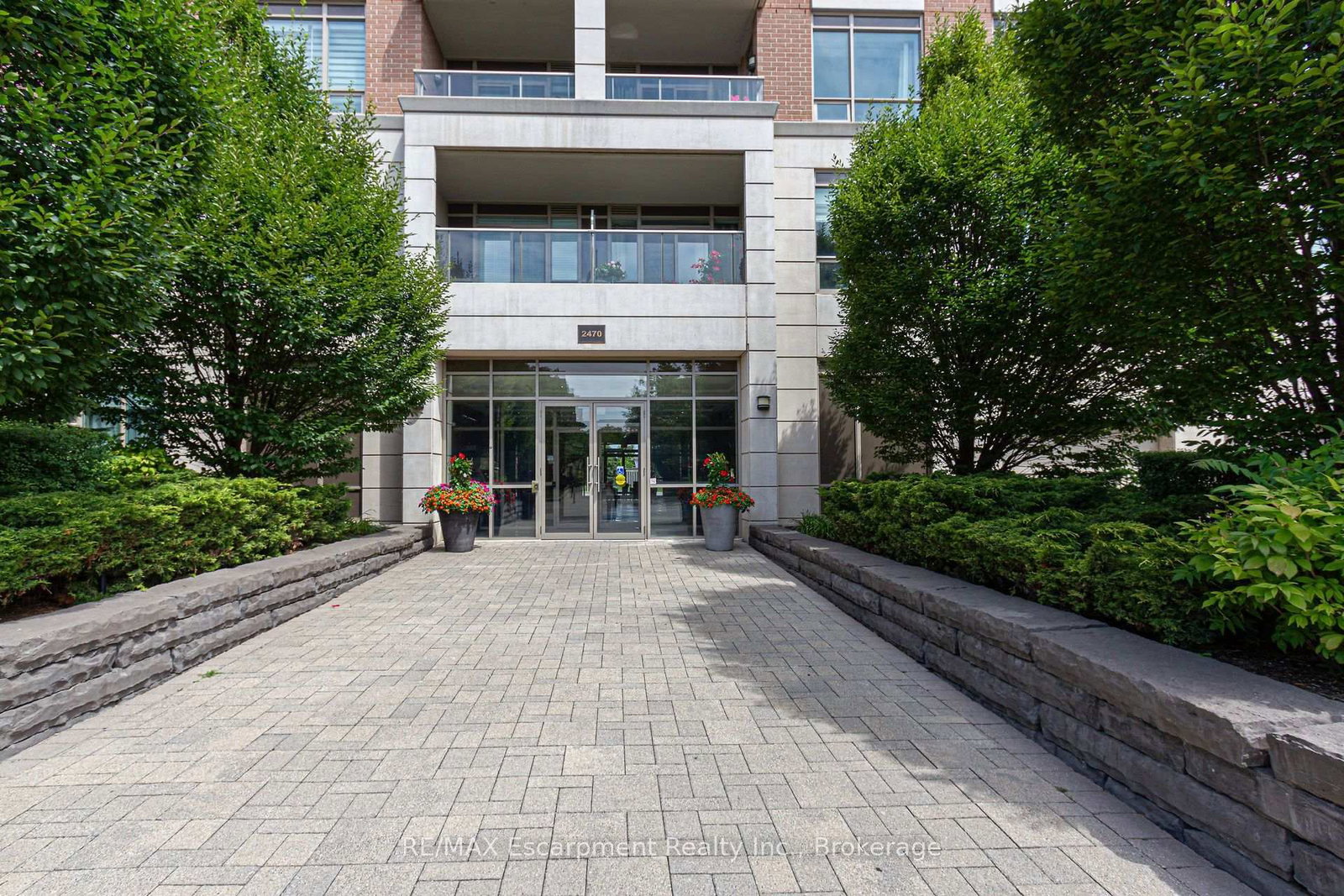 2470 Prince Michael Drive • #210 • Oakville, ON photo 3