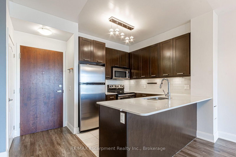 2470 Prince Michael Oakville,ON L6H 0G9 — Photo 6