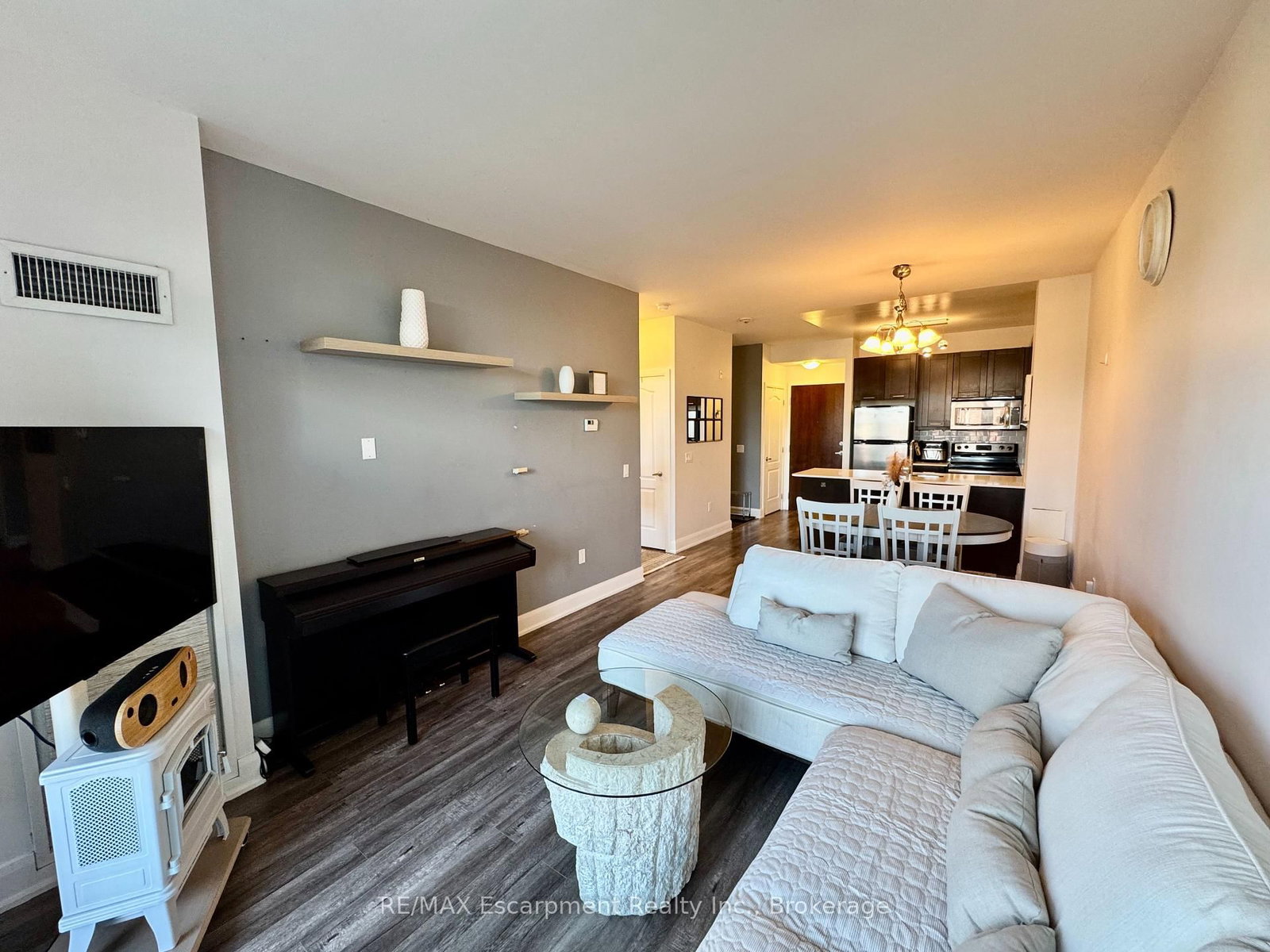 2470 Prince Michael Drive • #210 • Oakville, ON photo 8
