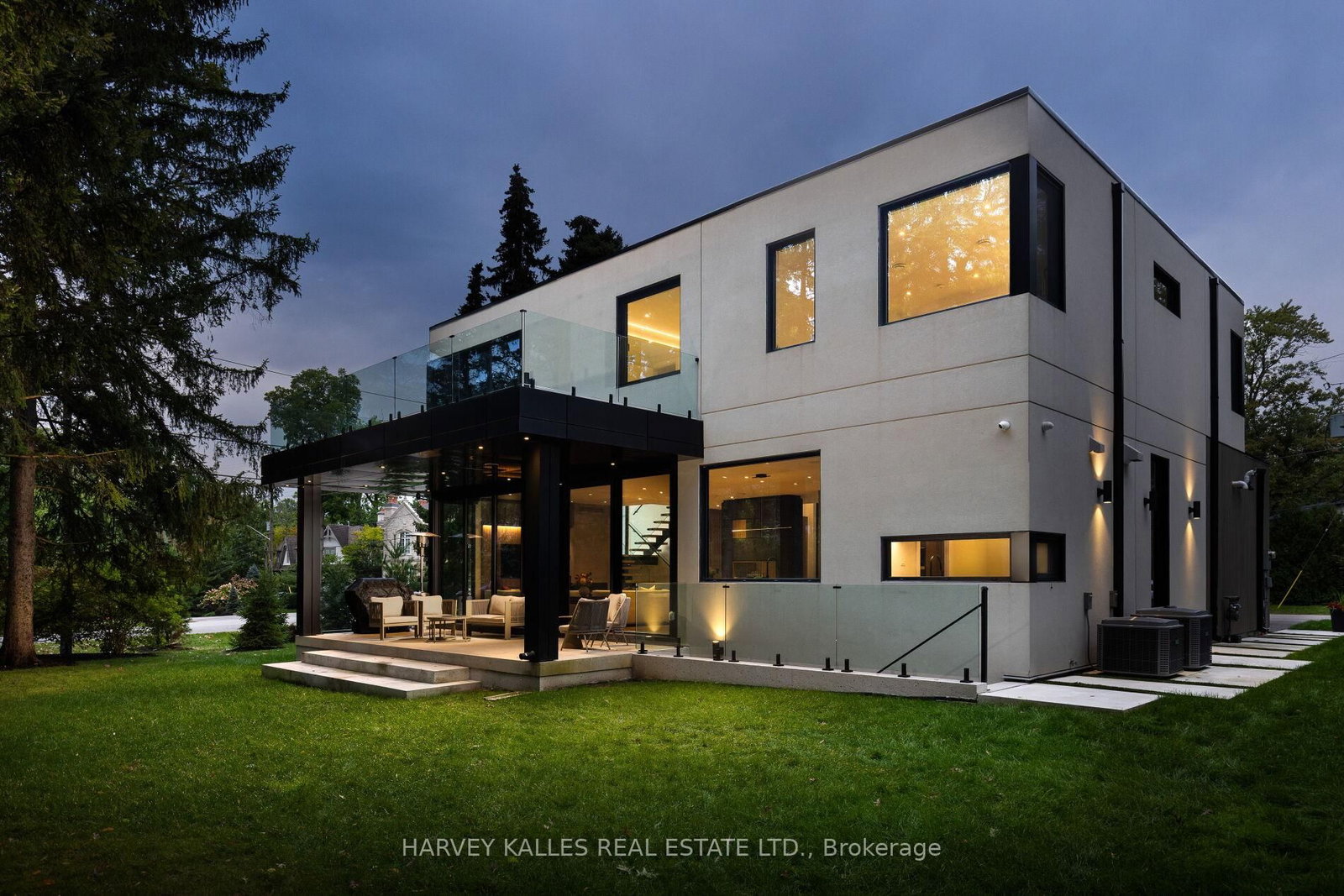 1654 Birchwood Drive • Mississauga, ON photo 4
