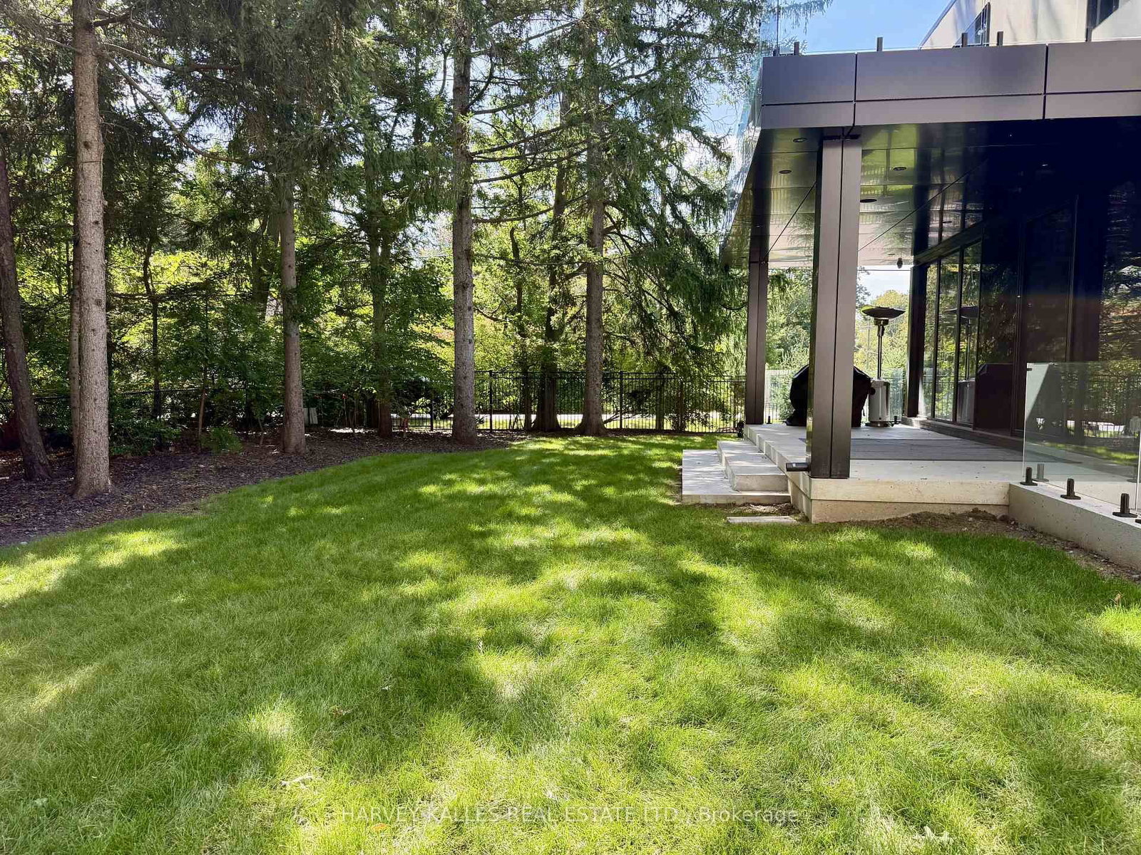 1654 Birchwood Drive • Mississauga, ON photo 6
