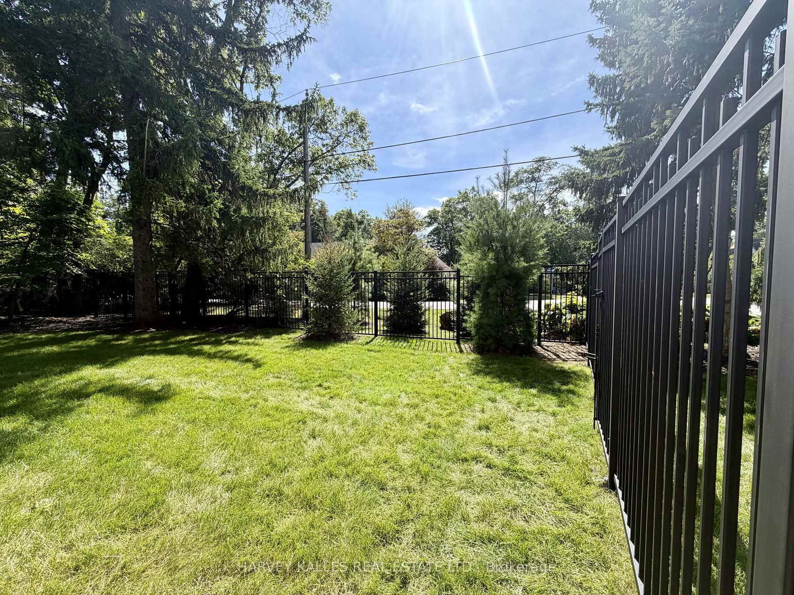 1654 Birchwood Drive • Mississauga, ON photo 9