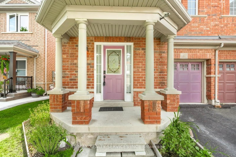4 Farthingale Crescent