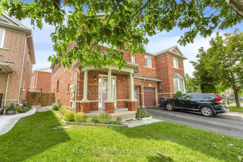 4 Farthingale Crescent
