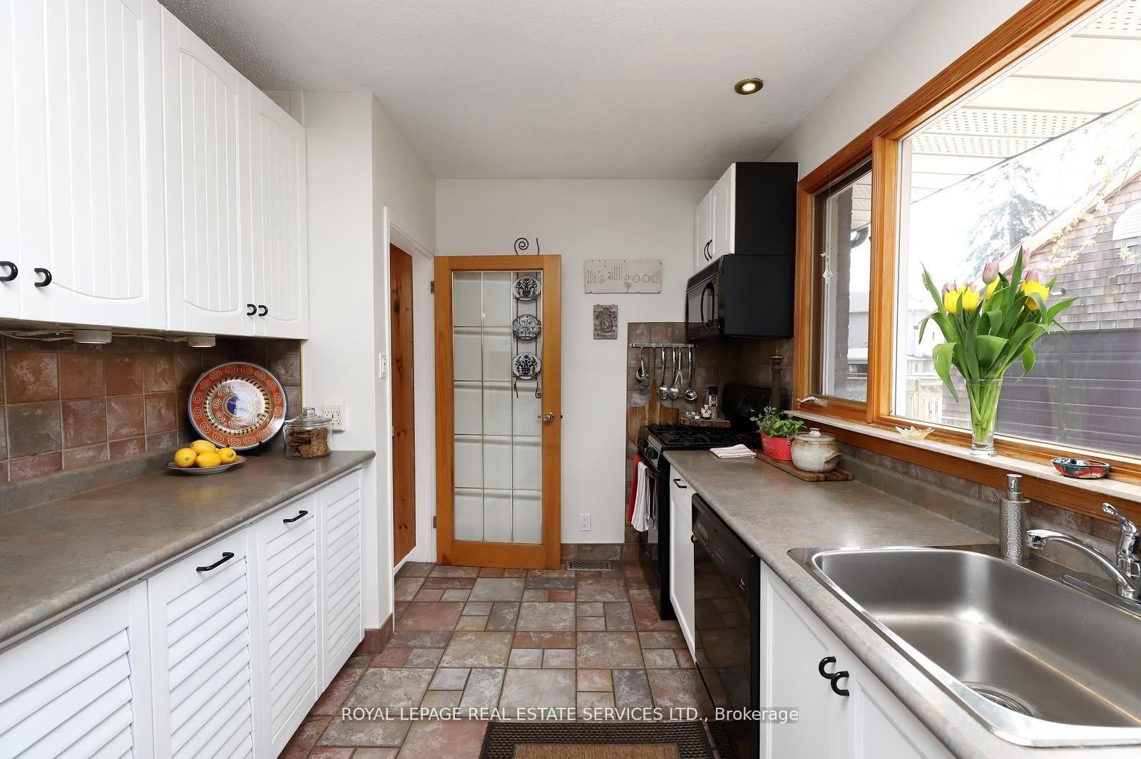 167 Oliver Place • Oakville, ON photo 13