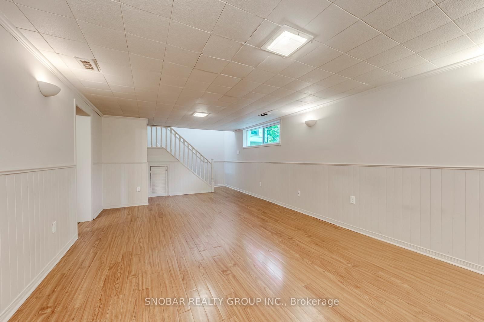42 Clearbrooke Circle • Toronto, ON photo 19