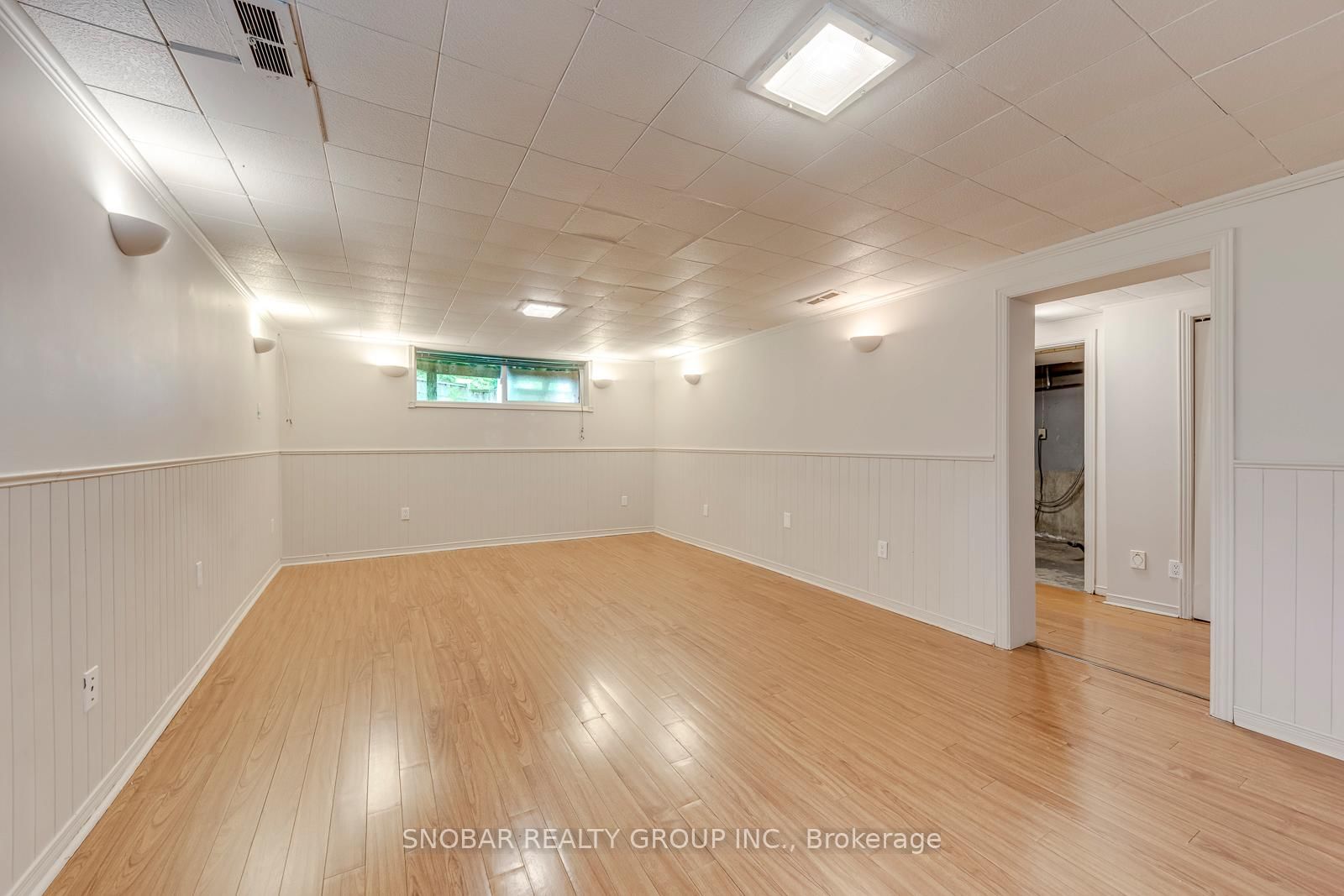 42 Clearbrooke Circle • Toronto, ON photo 21