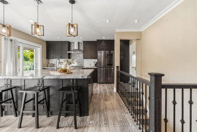 1648 Crediton Parkway • Mississauga, ON photo 8