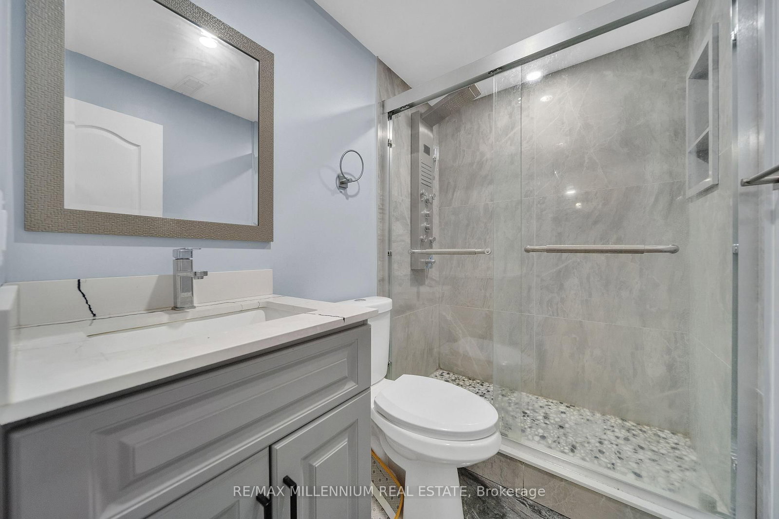 54 Buick Boulevard • Brampton, ON photo 37