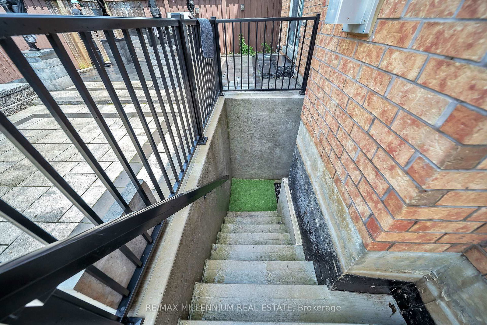 54 Buick Boulevard • Brampton, ON photo 44