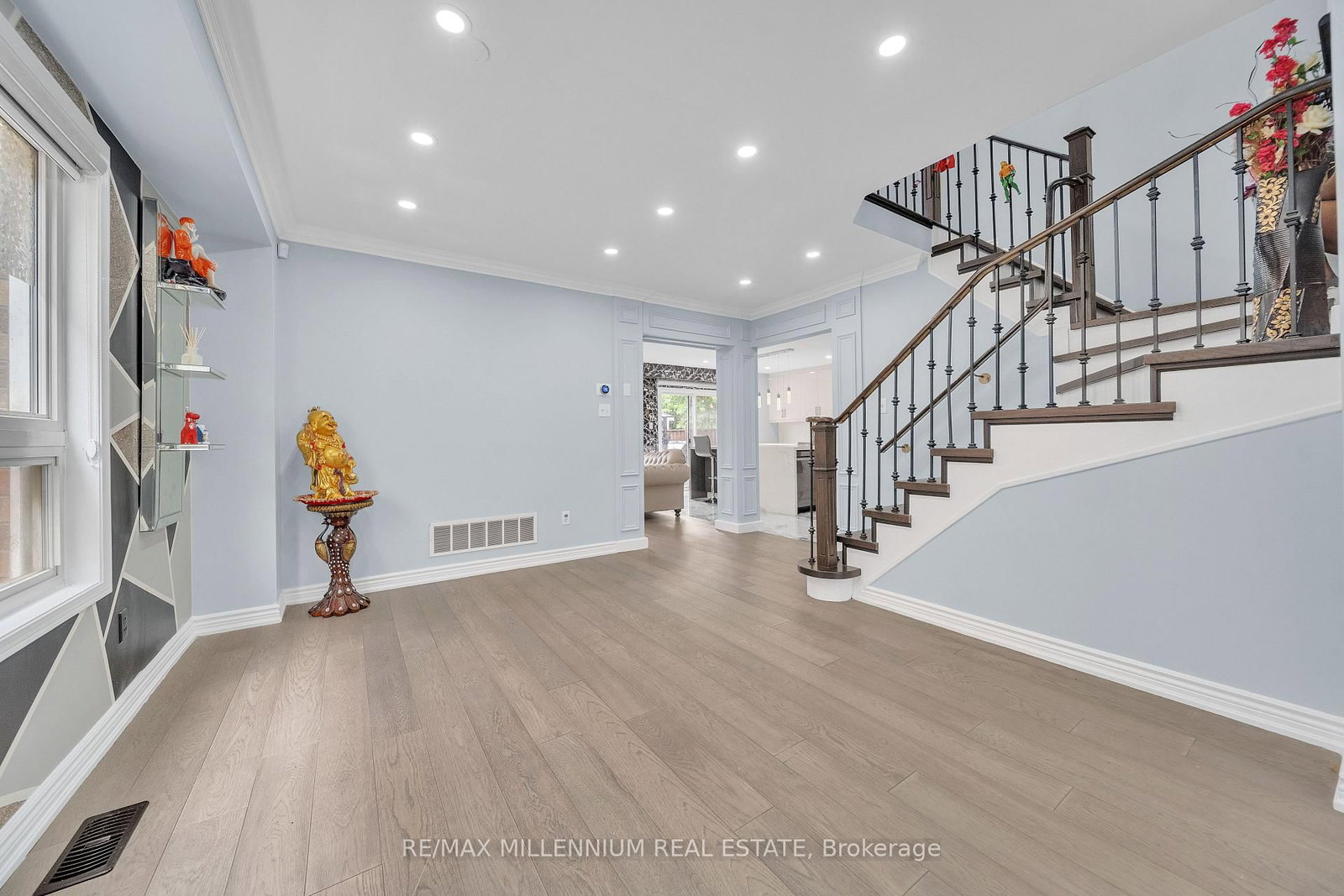 54 Buick Boulevard • Brampton, ON photo 6