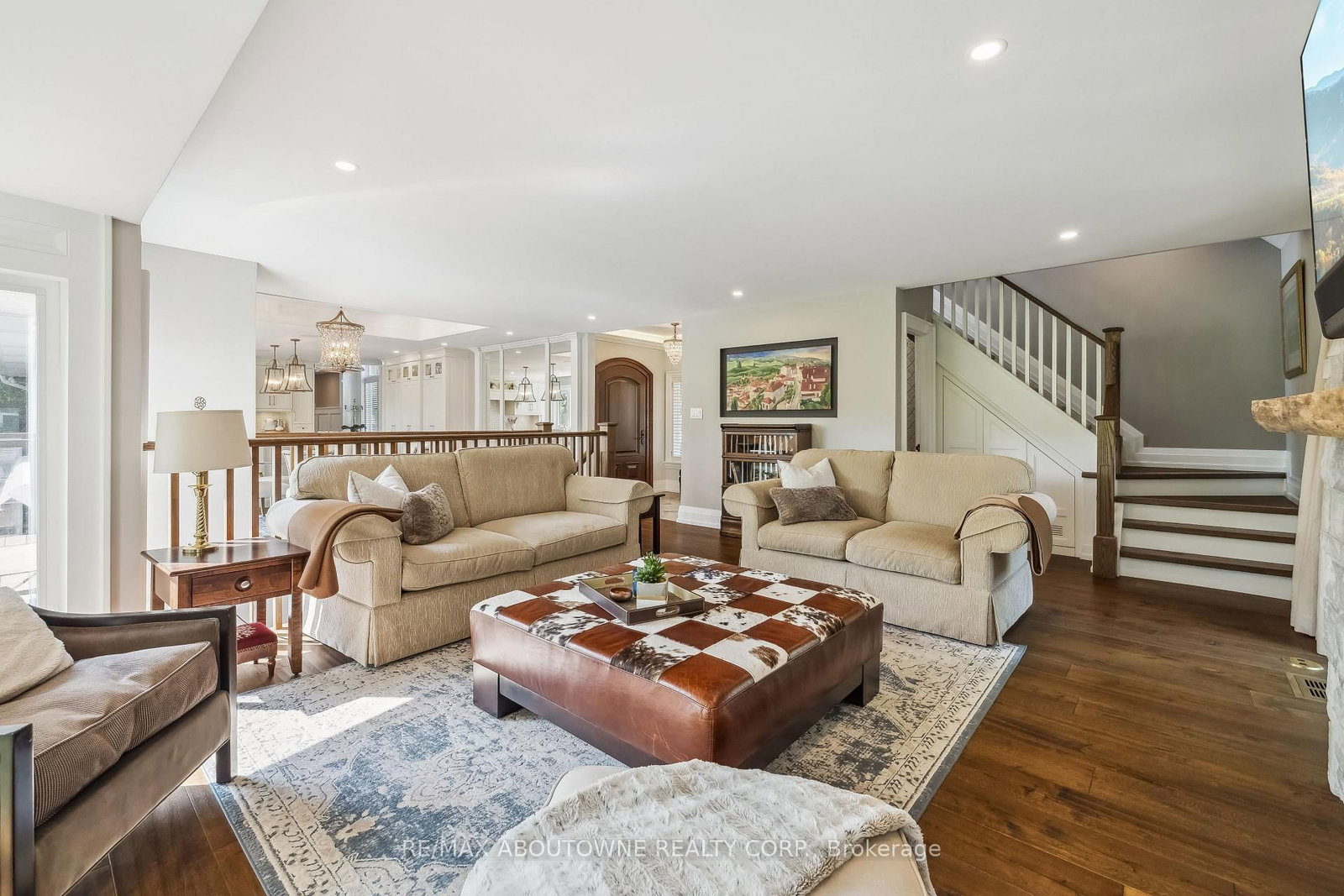 382 Trafalgar Road • Oakville, ON photo 11