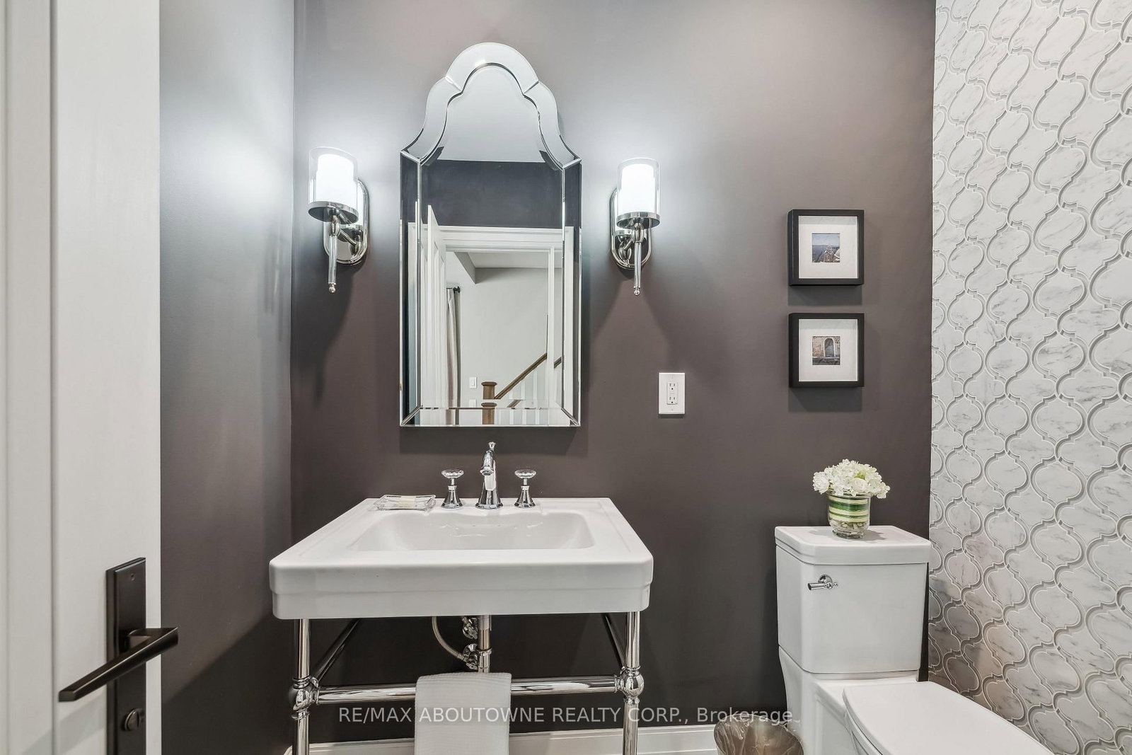 382 Trafalgar Road • Oakville, ON photo 18