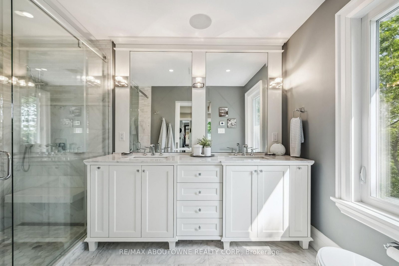 382 Trafalgar Road • Oakville, ON photo 23