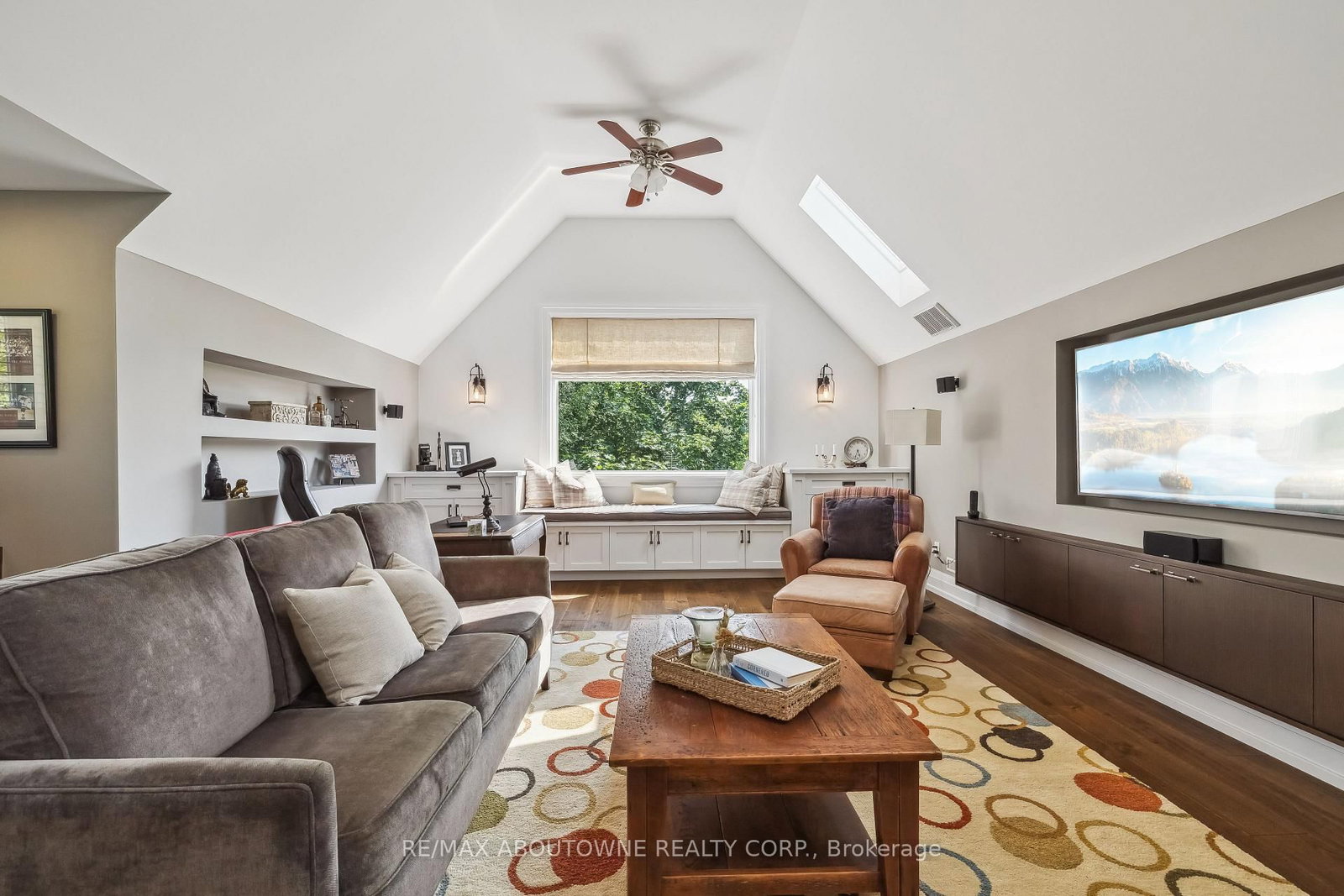 382 Trafalgar Road • Oakville, ON photo 24
