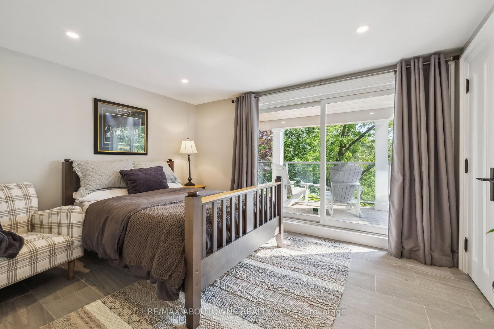 382 Trafalgar Road • Oakville, ON photo 27