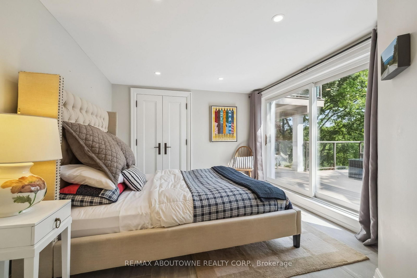 382 Trafalgar Road • Oakville, ON photo 28