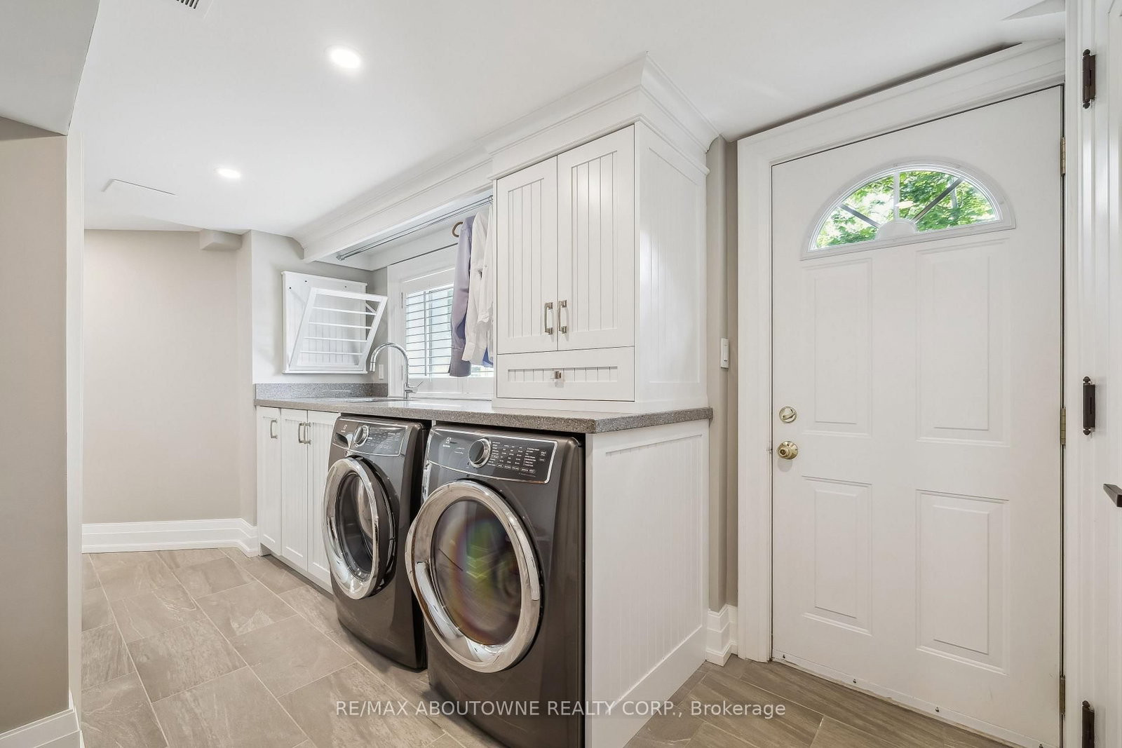 382 Trafalgar Road • Oakville, ON photo 30