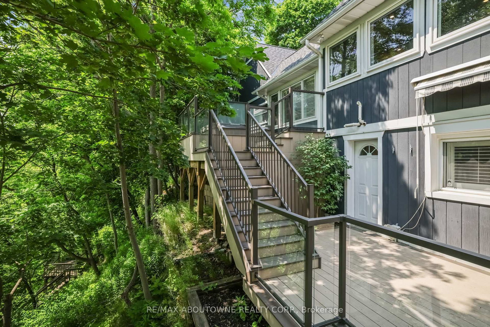 382 Trafalgar Road • Oakville, ON photo 36