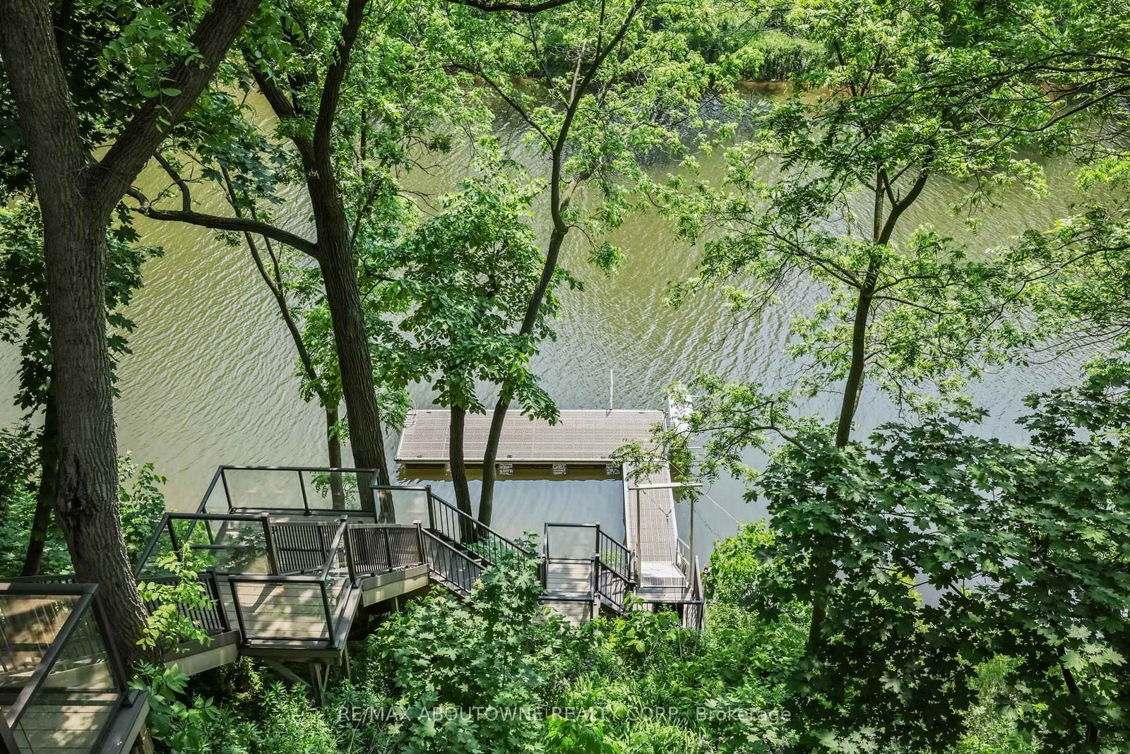 382 Trafalgar Road • Oakville, ON photo 42