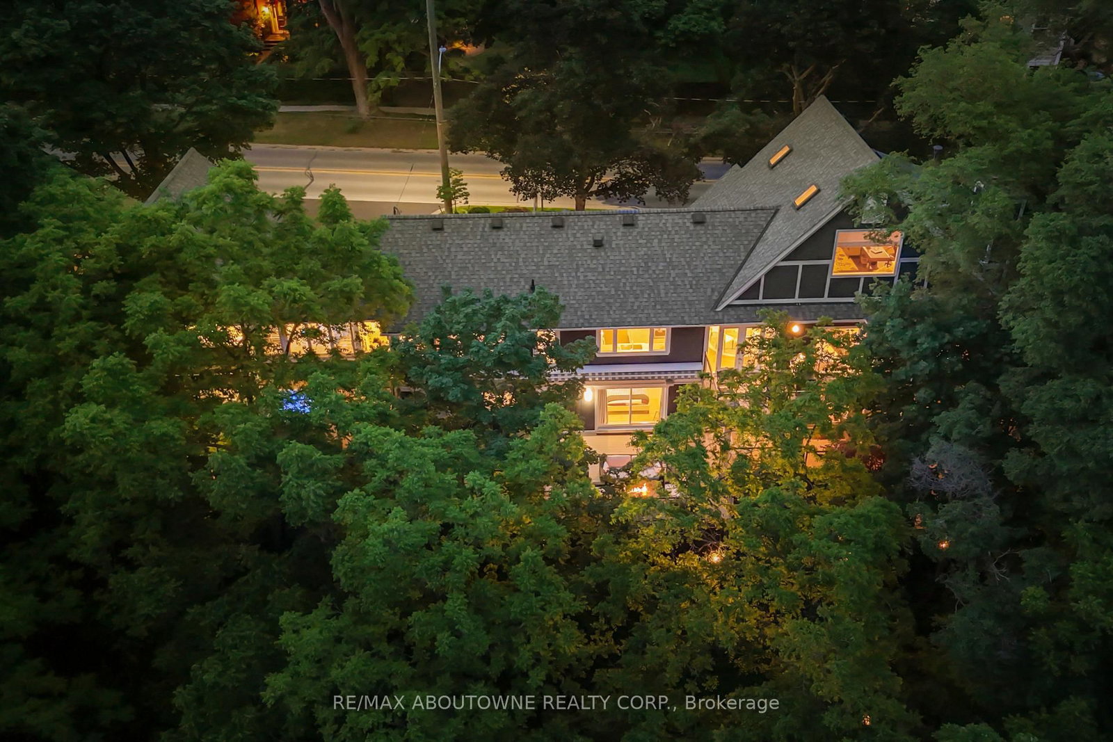 382 Trafalgar Road • Oakville, ON photo 47