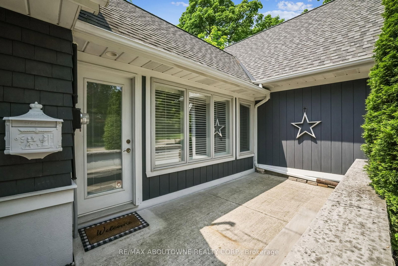 382 Trafalgar Road • Oakville, ON photo 5