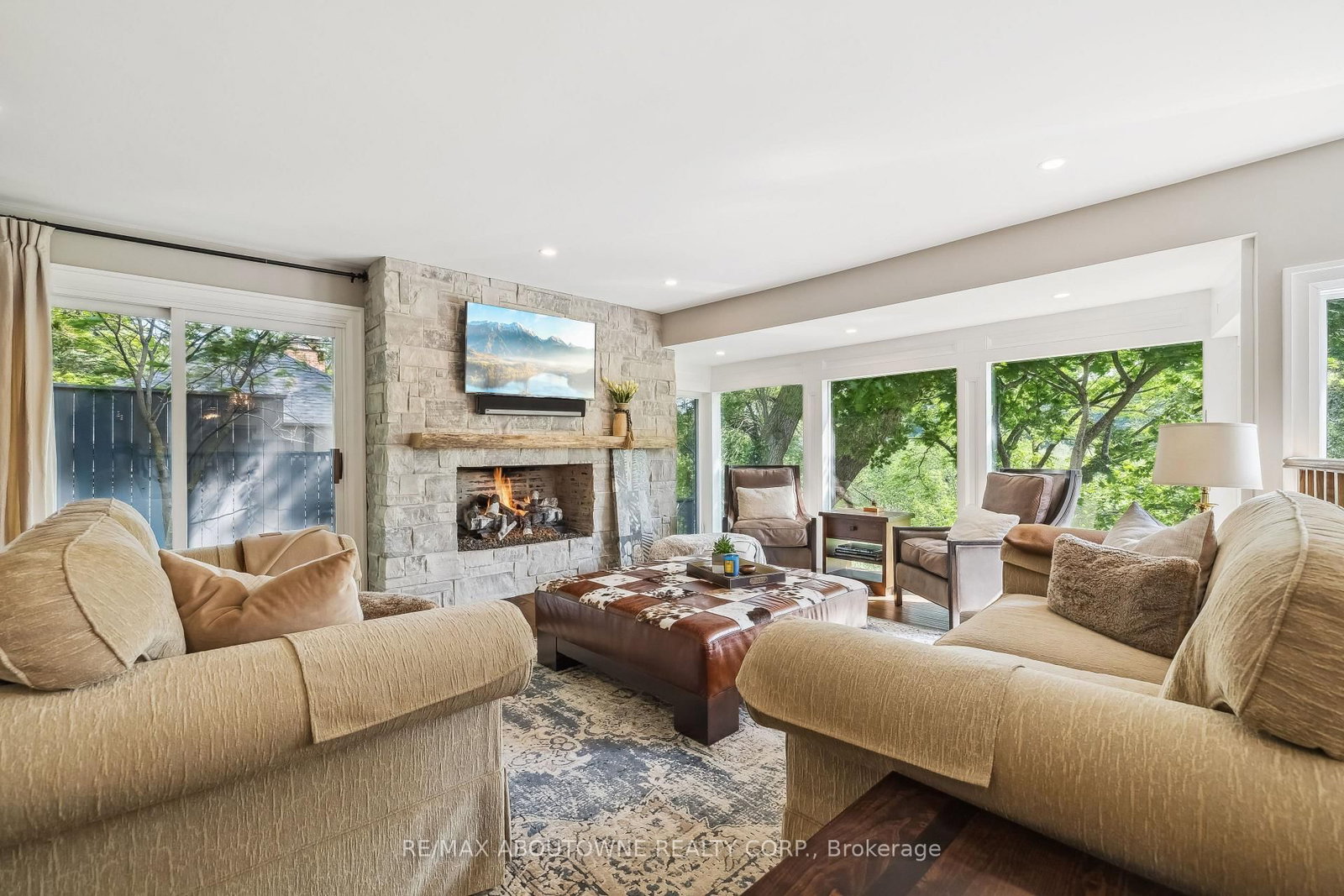 382 Trafalgar Road • Oakville, ON photo 8