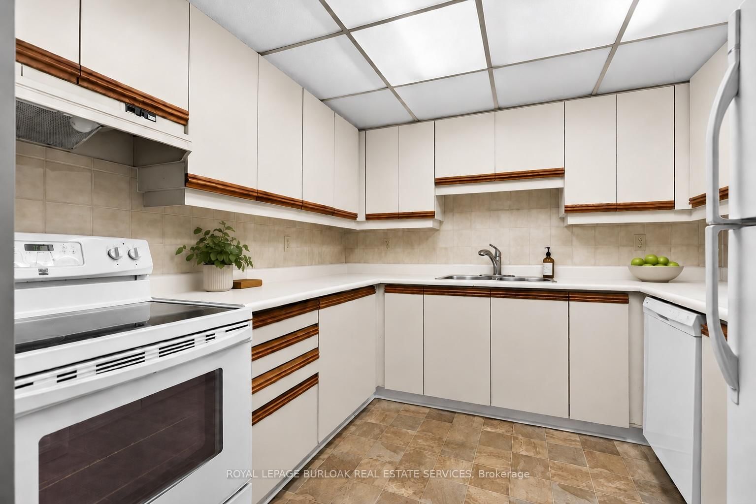 1225 North Shore Boulevard E • #710 • Burlington, ON photo 12