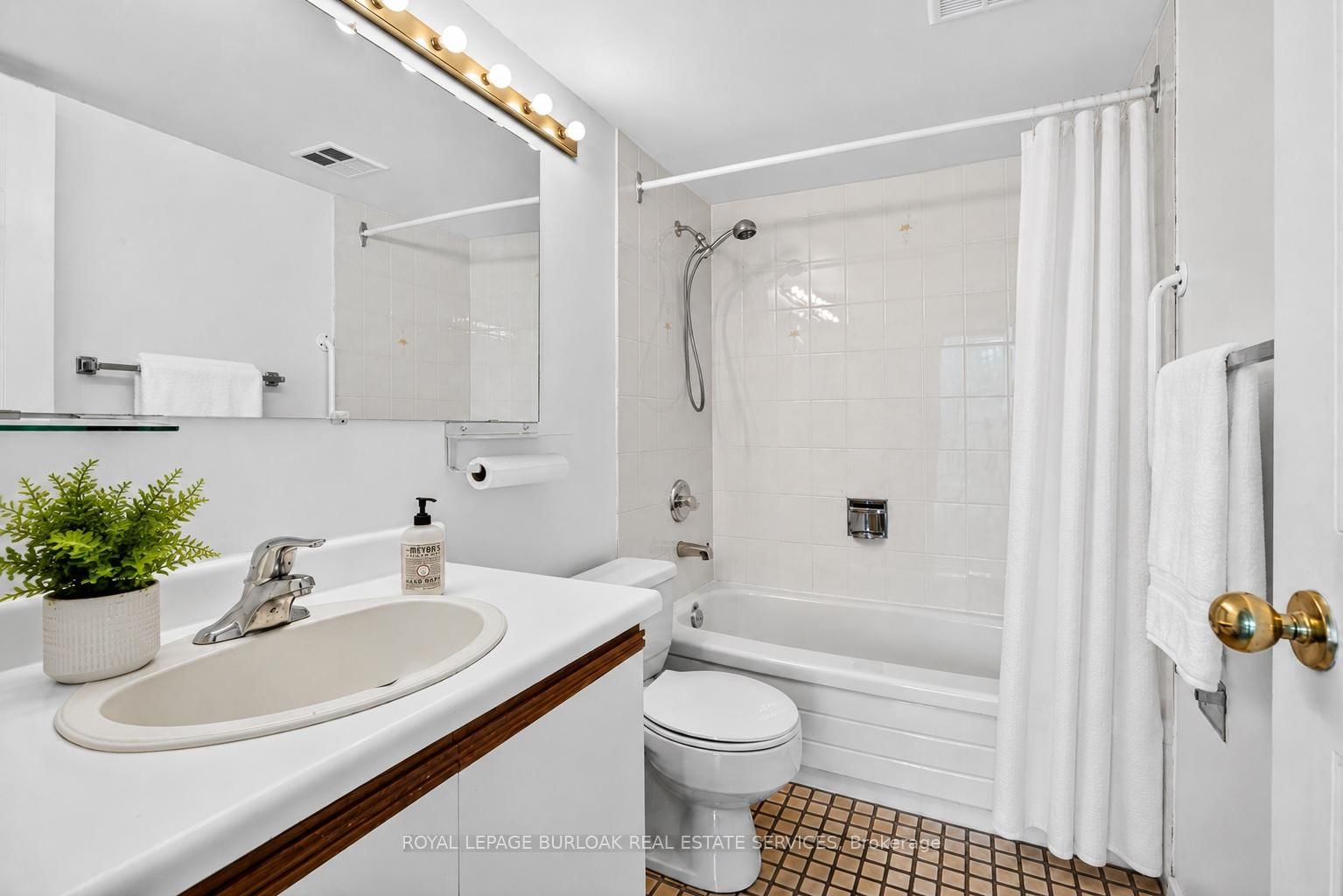 1225 North Shore Boulevard E • #710 • Burlington, ON photo 19
