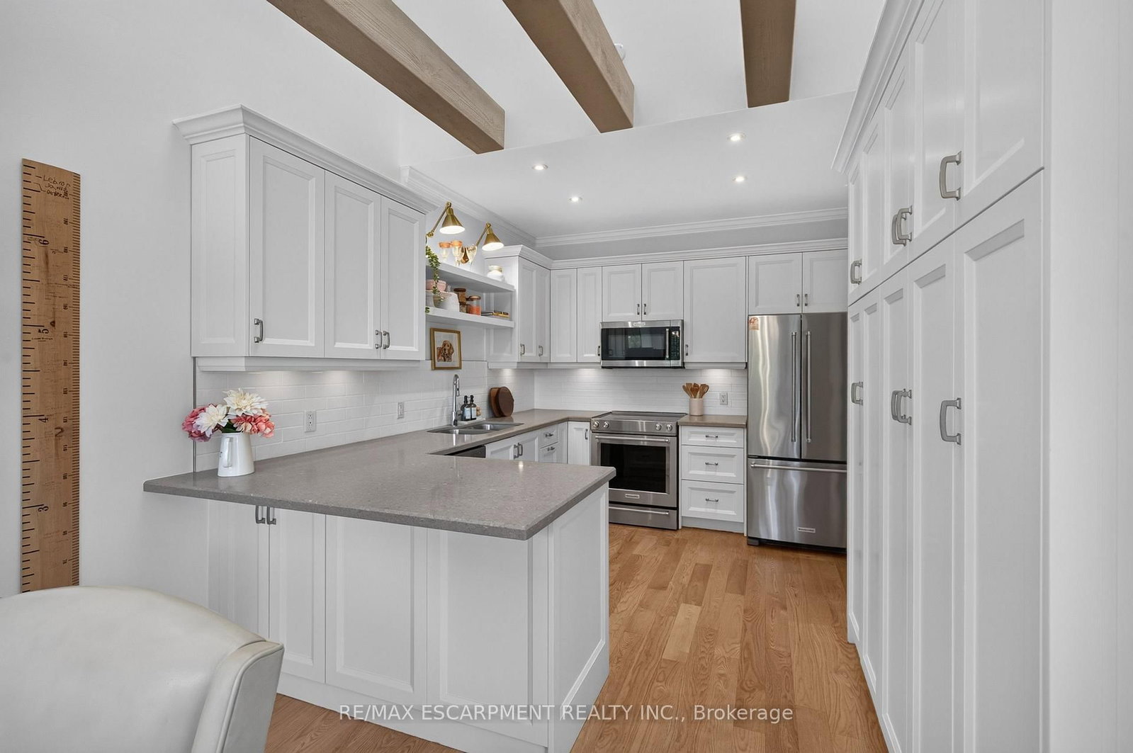 112 Fairwood Place W • Burlington, ON photo 16
