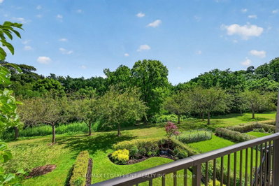 112 Fairwood Place W • Burlington, ON photo 3