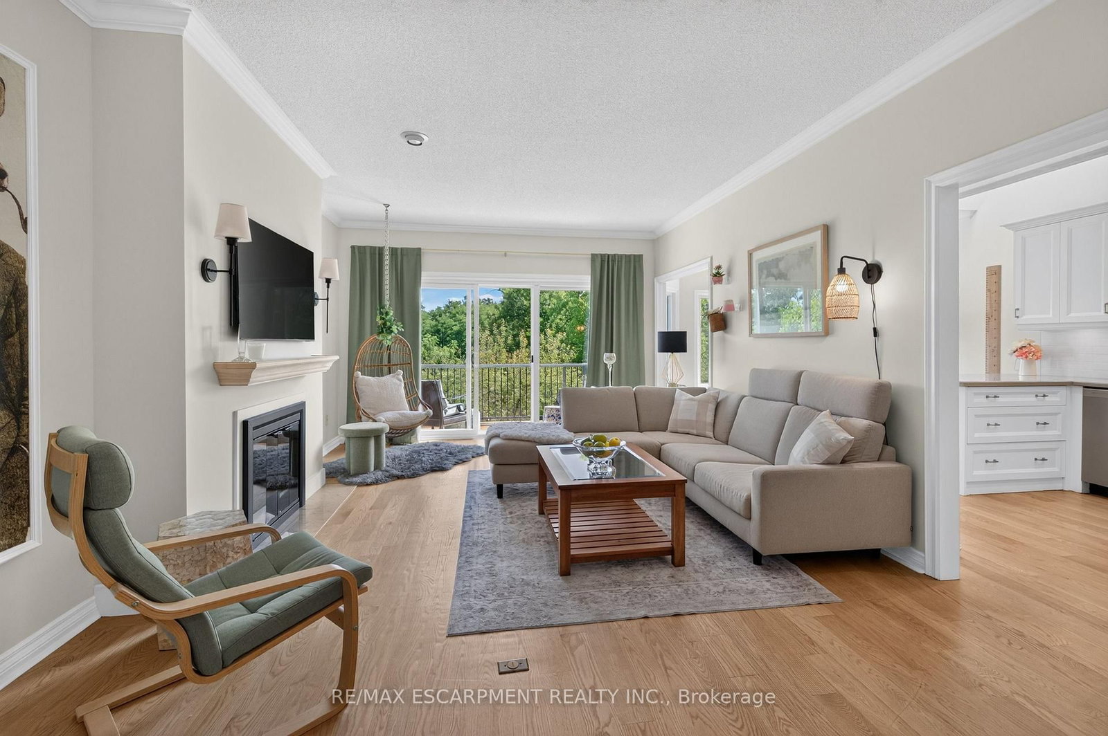 112 Fairwood Place W • Burlington, ON photo 8