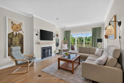 112 Fairwood Place W • Burlington, ON photo 9