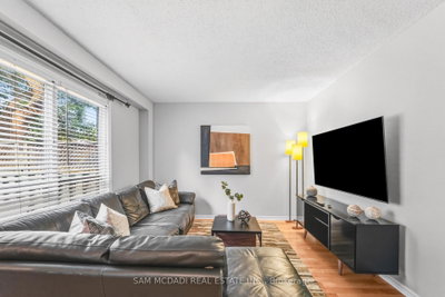 6954 Cadiz Crescent • Mississauga, ON photo 8