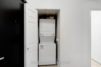 388 Prince Of Wales Mississauga,ON L5B 0A1 — Photo 14