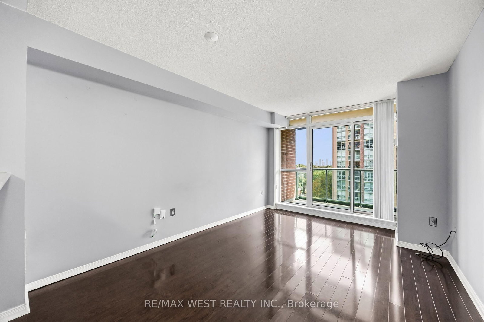 15 Michael Power Place • #809 • Toronto, ON photo 18