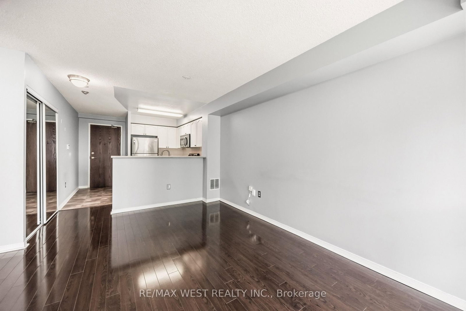 15 Michael Power Place • #809 • Toronto, ON photo 24