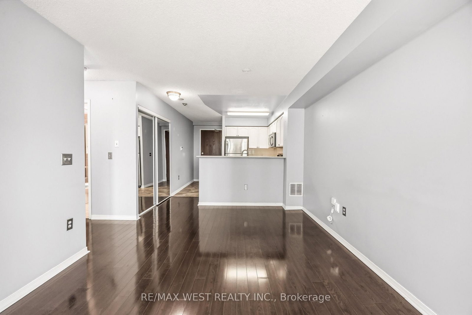15 Michael Power Place • #809 • Toronto, ON photo 25