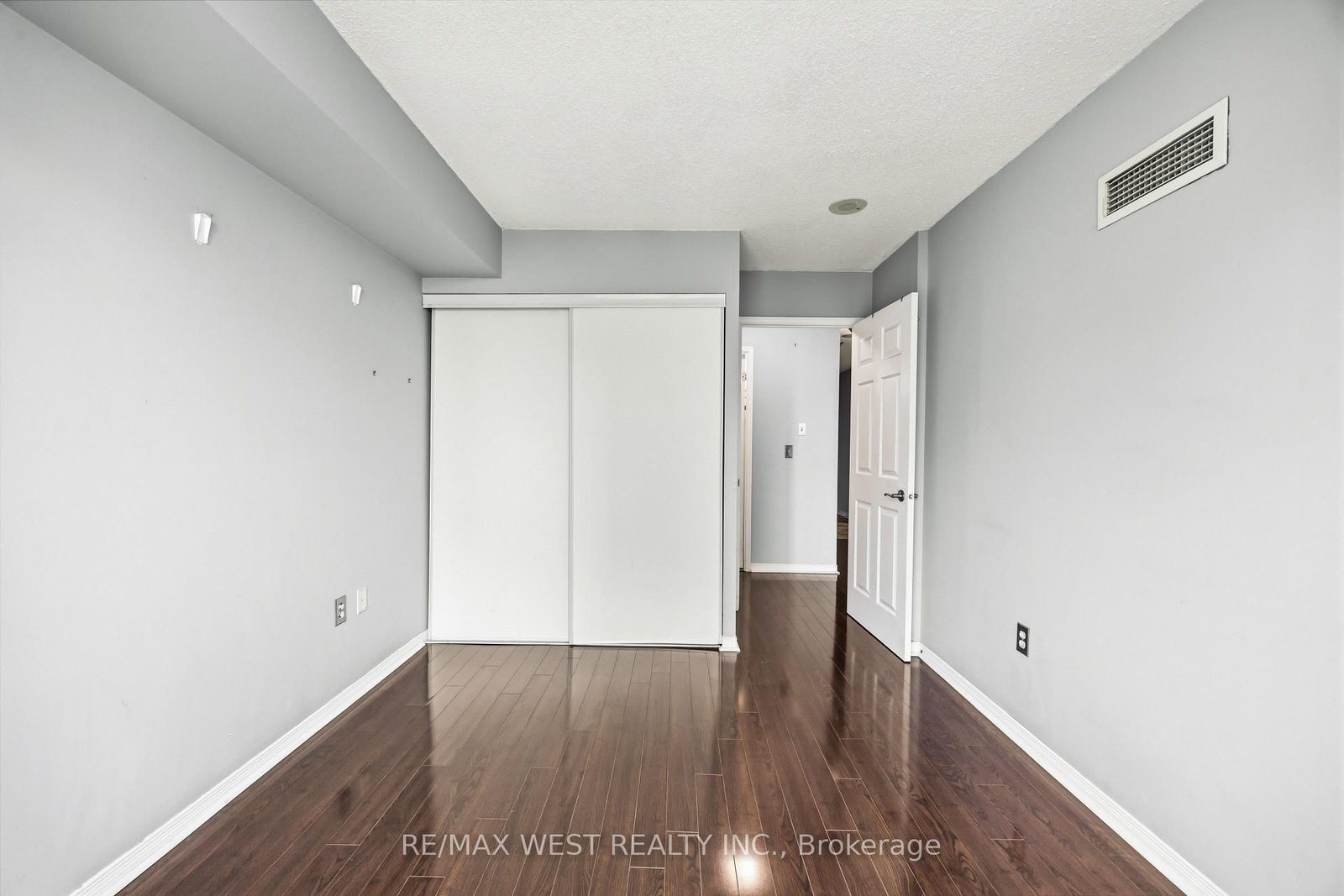 15 Michael Power Place • #809 • Toronto, ON photo 31